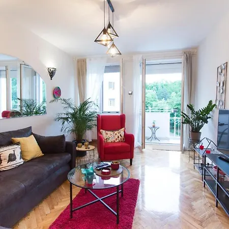 Side Up Exclusive Apartment